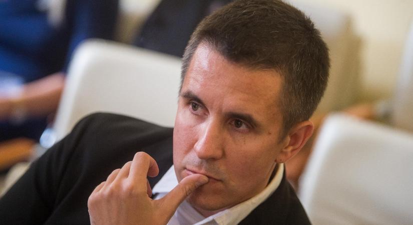 Első fokon 7 év börtönre ítélték Czeglédy Csabát