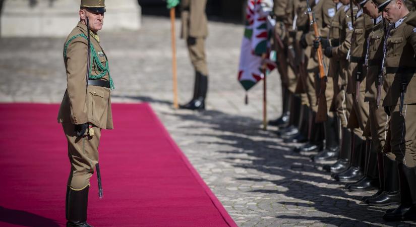 Eurobarométer: a magyarok 55 százaléka úgy érzi, hogy az ország veszélyben van