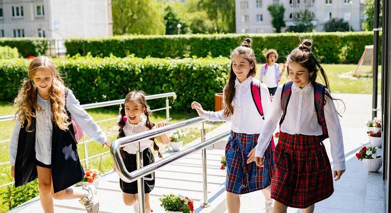 Románia az uniós élmezőnyben: évi 117 napot vakációznak a diákok