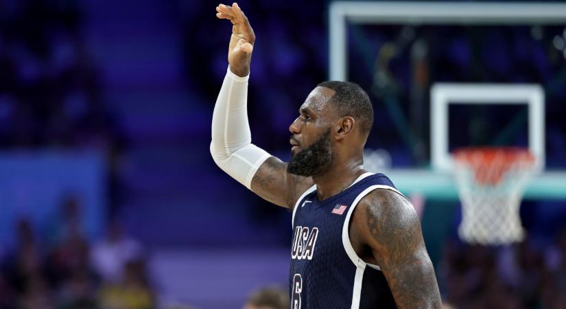 LeBron James sporttörténelmet írt