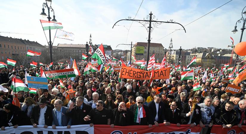 Nézőpont: 6 százalékkal vezet a Fidesz a Tisza előtt