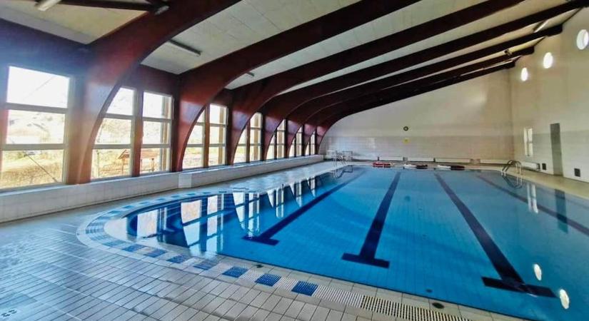 Támogatást kap a babák, az ovisok és az iskolások csolnoki tanuszodája