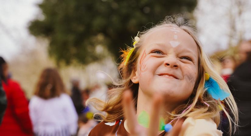 Kiakadt a gyerekorvos a betegen farsangoló gyerekekre