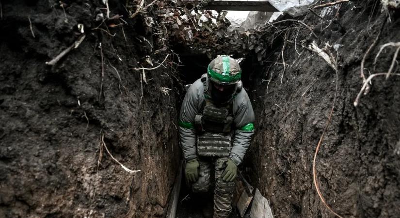 „Ha nem vagy száraz, meghalsz” – Így tartják melegen magukat az ukrán katonák a hideg árkokban