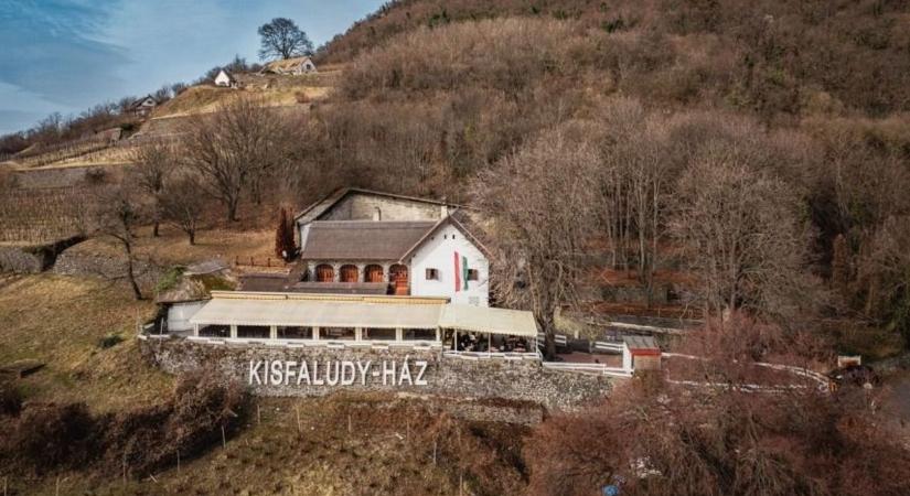 Badacsony romantikája: Szegedy Róza és Kisfaludy Sándor nyomában