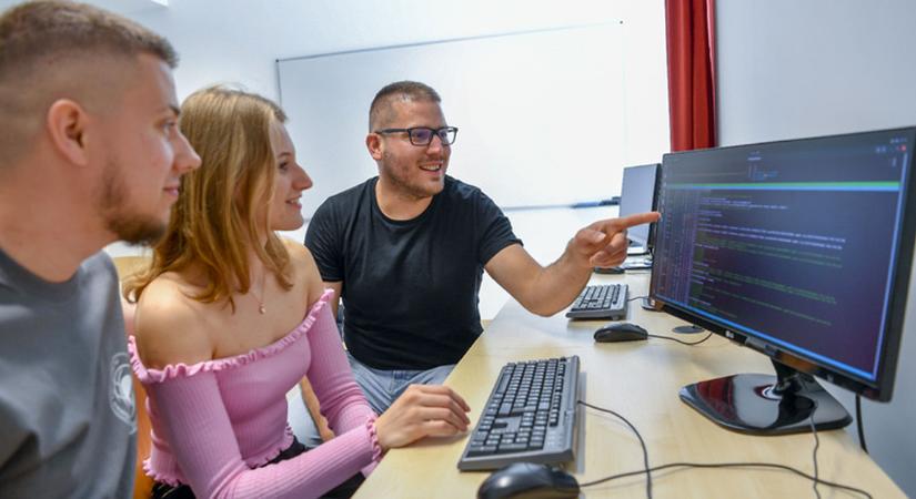 A Debreceni Egyetem Informatikai Kara tartja a lépést az aktuális trendekkel