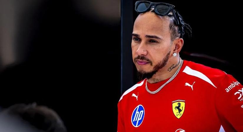 Lewis Hamilton feldühödött, volt csapatára tett panaszt