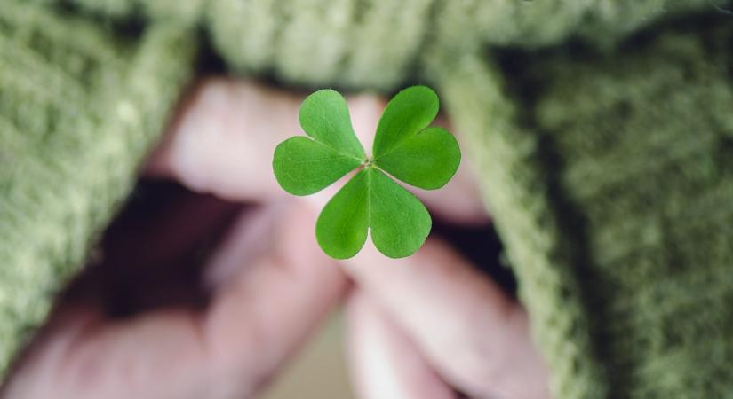 Ez a 3 legbabonásabb csillagjegy