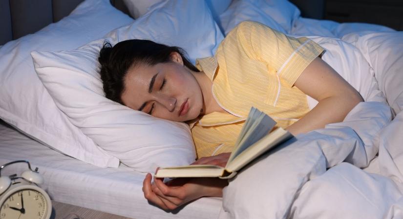 Alapvetően más az agyuk azoknak, akik este olvasnak lefekvés előtt, mint akik tévéznek