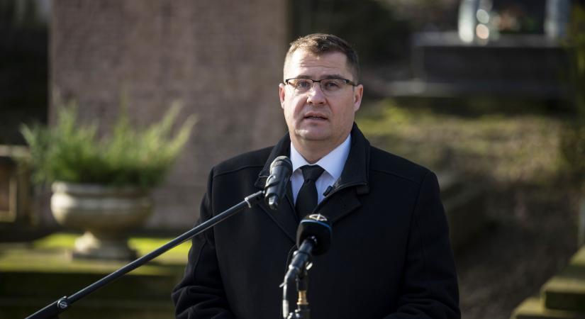 Nagy János: Budapest ostroma arra emlékezet, hogy ismét a háború pengeélén táncolunk