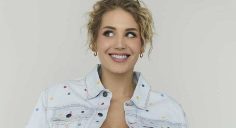 A második gyermekét váró Nyári Dia színésznő ehhez a családi hagyományhoz rakaszkodik