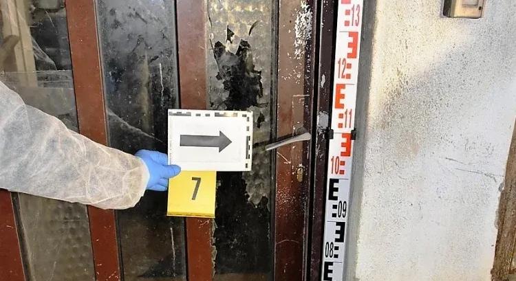 Négyen úgy gondolták, hogy jogosulatlanul veszi fel az élettársa nyugdíját, ezért agyonverték