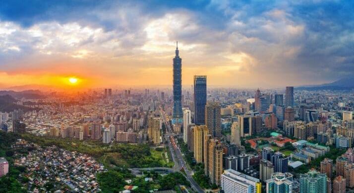 Trump kínai útja előtt csökkenti az USA a Tajvanra kivetett vámokat