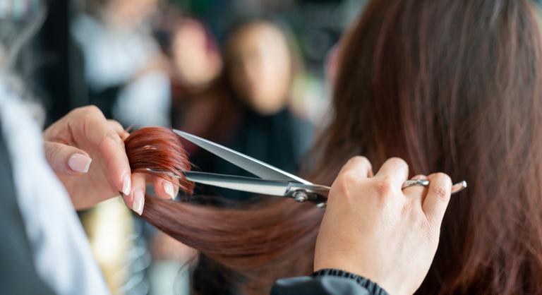 Régi-új trend: levágott hajtincset is adhatunk Valentin-napra