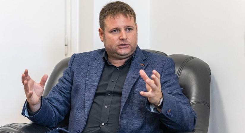 Átalakuló bajnokságok, visszatérő kihívások – tapasztalatok az őszi idényről Khéner Lászlóval