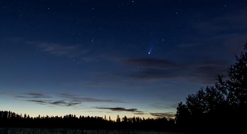 Tűzgömb szelte át az éjszakai égboltot, amit rengetegen láttak