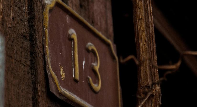 Miért rettegünk péntek 13-tól? Tényleg háromszor lesz 2026-ban?