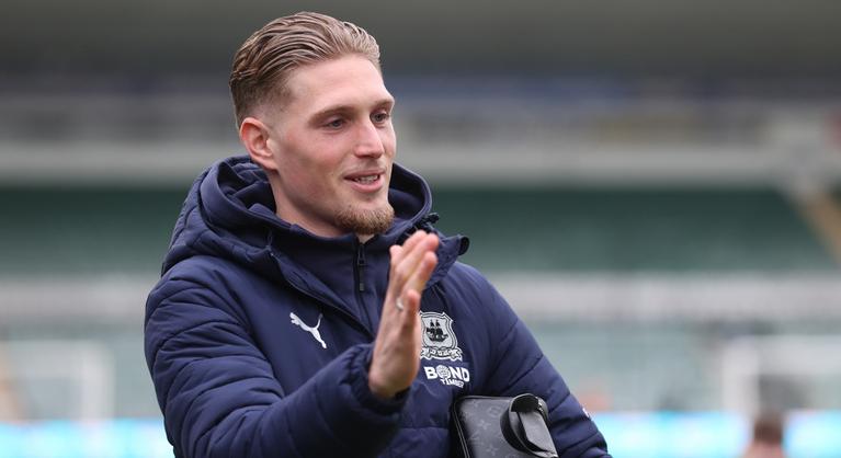 Az angol háromból a szerb élvonalba: csapatot vált a magyar válogatott hátvédje