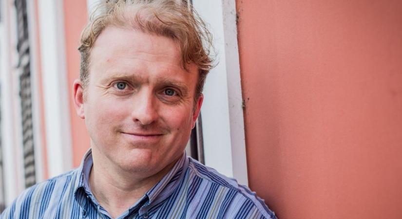 Minden más portfólió gyenge Istenéhez képest – Lackfi János a Mandinernek