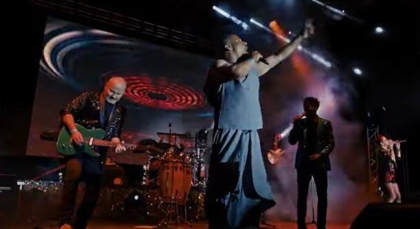 Disco színház a Kongresszusi Központban: Melody Maker új slágerrel robbant