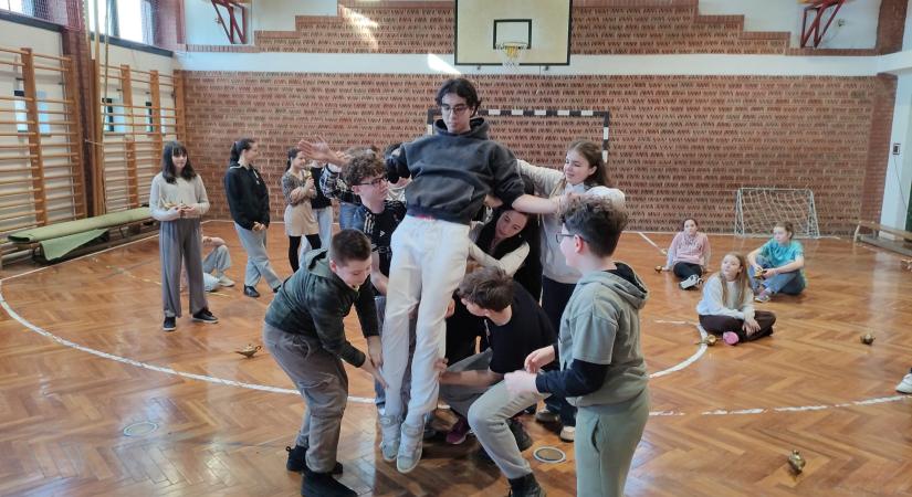 Már az ének- és táncpróbákkal folynak az Ezeregy éjszaka musicalbemutató előkészületei