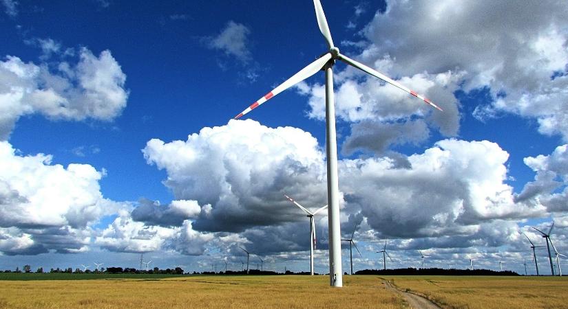 A lengyel napelemparkok és szélerőművek elleni kibertámadás után a biztonság fokozására készül az iparág