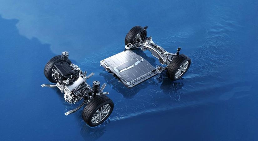 Értem én, hogy kínai hibrid, de mi hajtja?