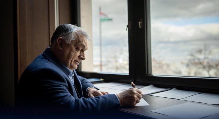 Orbán Viktor hosszú éjszakára készül