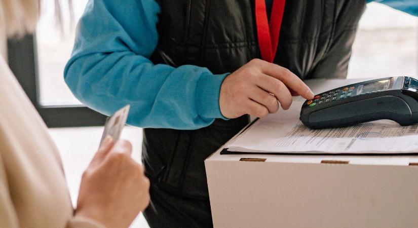 Kiszivárgott a GLS új módszere, amivel bárki átveheti a csomagodat, ez minden magyart érint