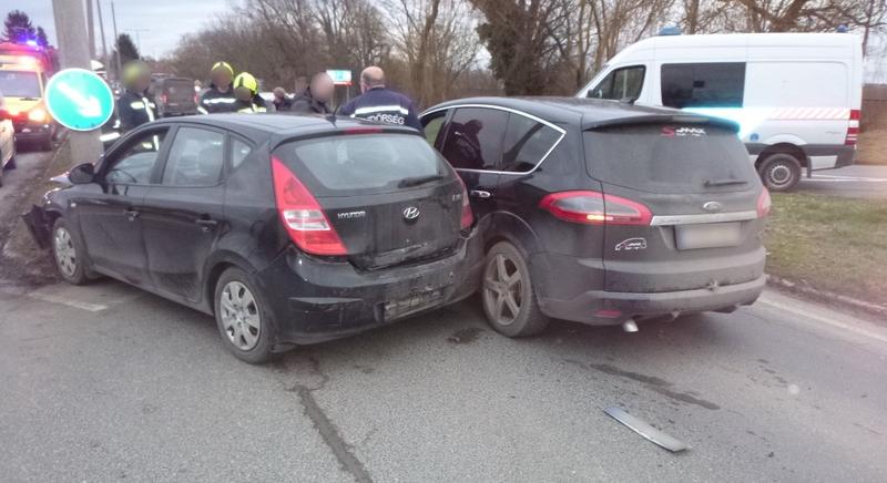 Hármas karambol Kaposváron