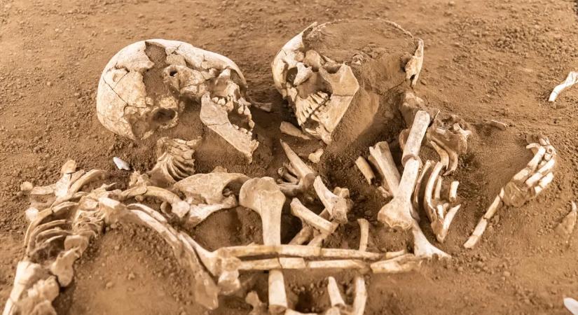 A halál sem választotta el őket – Ezek a csontvázak emlékeztetnek, hogy a szerelem örökké tart