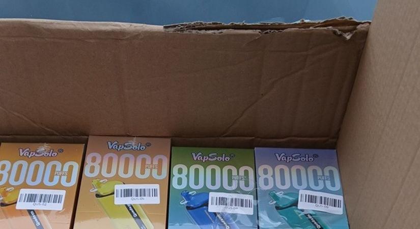Nem lehetsz nyugodt, ha te is vásároltál belőle – sok pénzt elfüstölhet az elektromos cigaretta