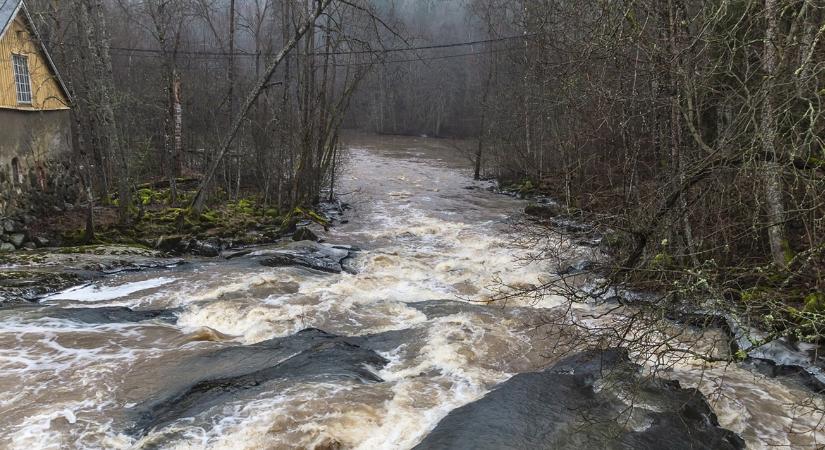 Időjárás: Elered az eső, így érkezik fölénk a felhőzete VIDEÓ