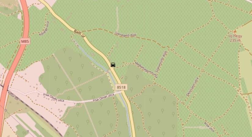 Karambol Sopron és Balf között, az egyik autó az árokba hajtott