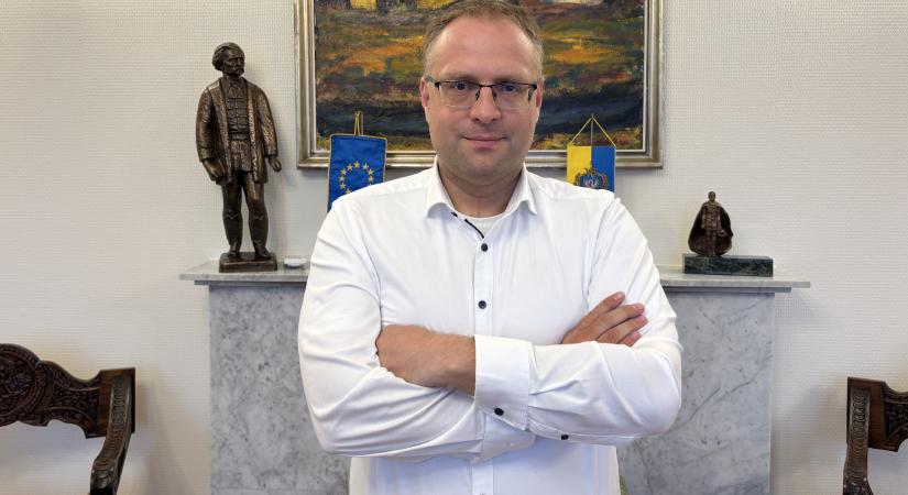 Ez zsarolás! – Kiakadt a szolnoki polgármester Orbán szavain