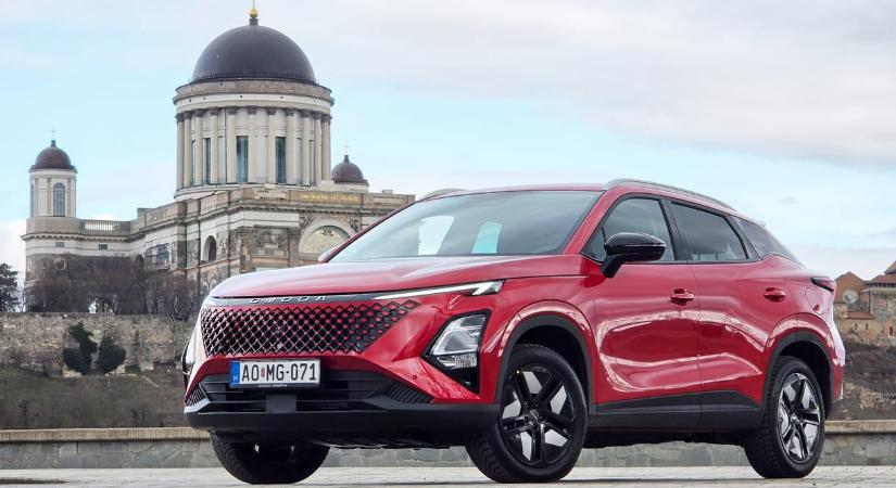 Most durvul csak be igazán Magyarországon a kínai Omoda, vezettük a legújabb hibrid 5-öst