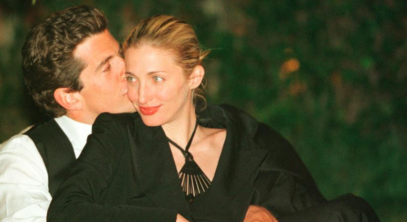 John F. Kennedy Jr. és Carolyn Bessette: a 90-es évek ikonikus szerelmespárja voltak, tragikusan végződött a történetük