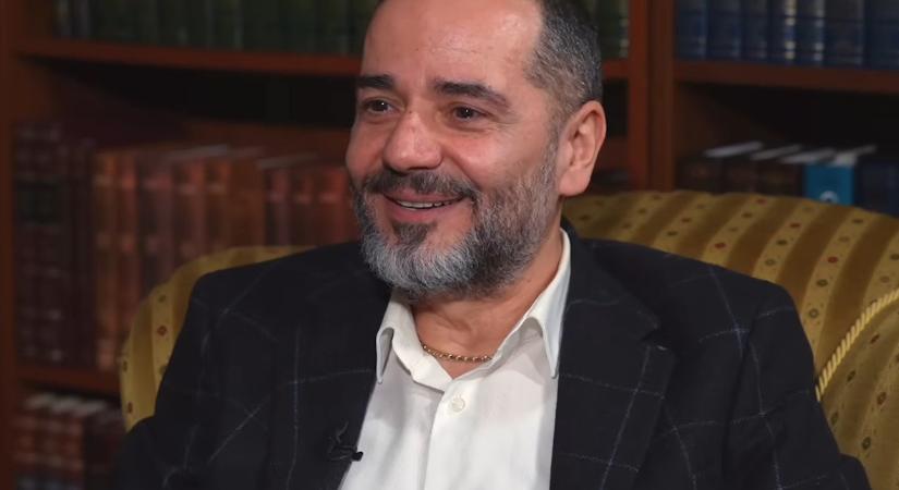 A ceglédi romák lelkésze megdöbbentő dolgokat mesél: Bemegyünk együtt egy gyorsétterembe, megváltozik az atmoszféra