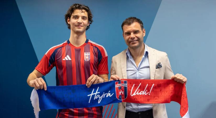 Hivatalos: fiatal csatárt szerződtetett a Videoton