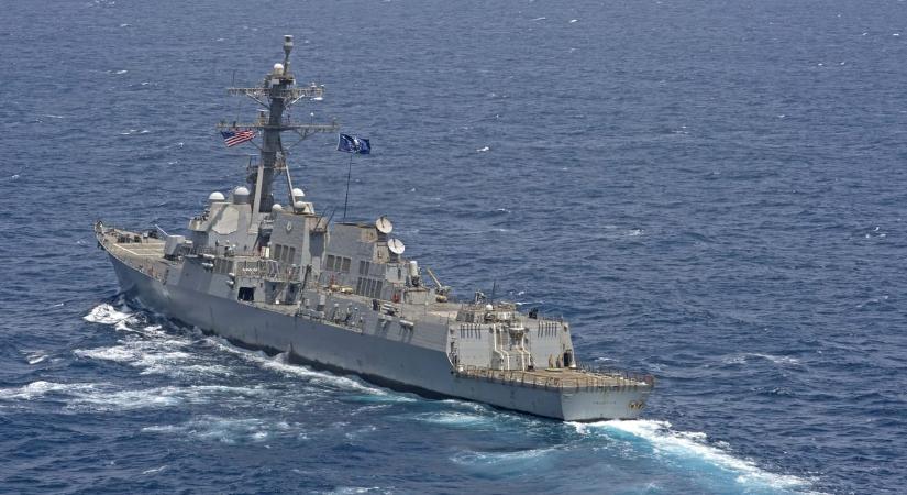 Összeütközött két amerikai hadihajó a karibi térségben