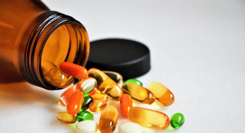 Vigyázzon, ha ilyet vásárolt! Tiltott összetevő miatt hívtak vissza egy népszerű étrend-kiegészítőt