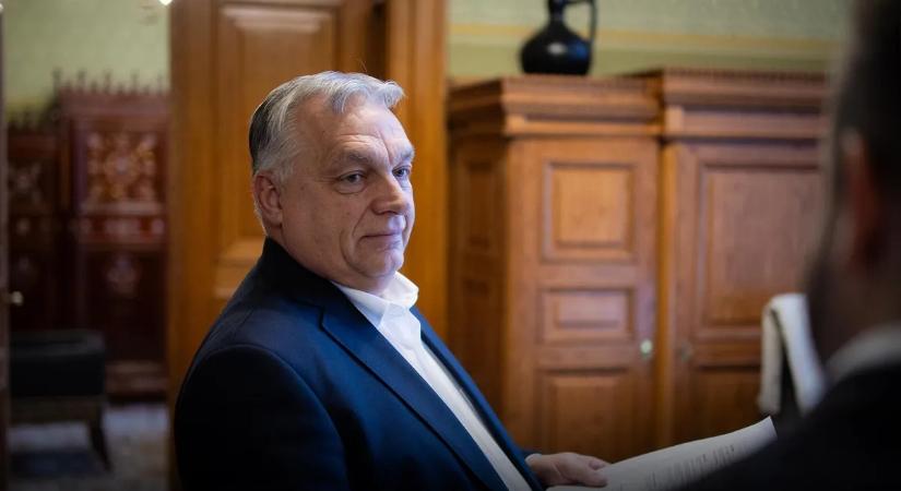 Váratlan ajándék érkezett Orbán Viktorhoz az évértékelő előtt