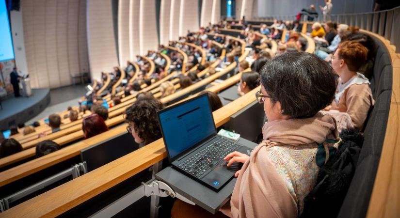 Több mint 500 hallgatónak vált ingyenessé a tanulás a Neumann János Egyetemen