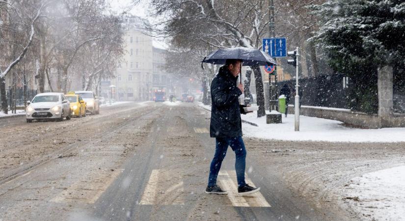 Hihetetlen fordulat az időjárásban: hóvihar csaphat le Baranyára a hétvégén