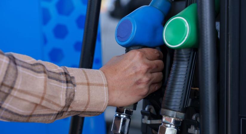 Hétvégi tankolás? Így alakul szombaton az üzemanyagok ára