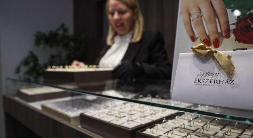 Valentin-napi csoda az ékszerboltban – elképesztő történet Szolnokon