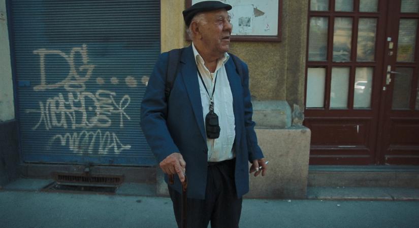 „Az idősotthonok világa egy labirintus, ahol a családok teljesen magukra vannak utalva” – interjú Ponczók Attilával, a Papa című dokumentufilm rendezőjével