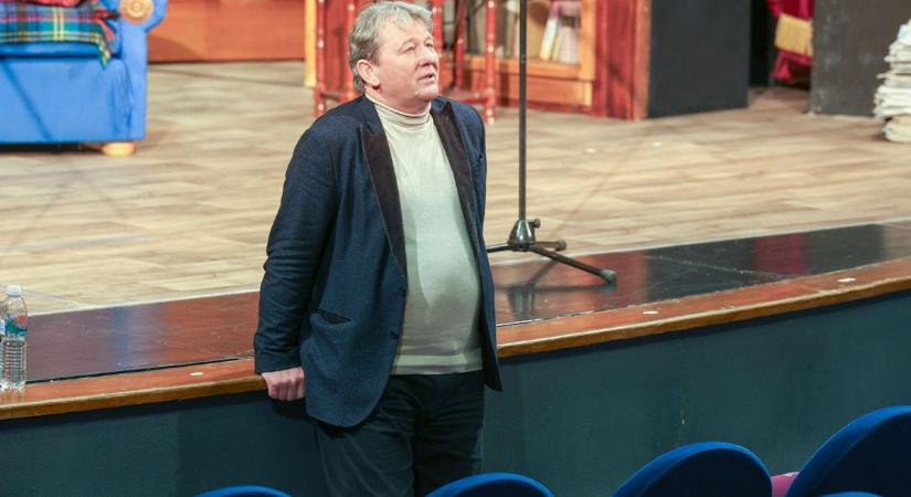 Szarvas József elmesélte, milyen út vezetett az Üvegtigristől a Pajtaszínházon át az egri színidirektori székig