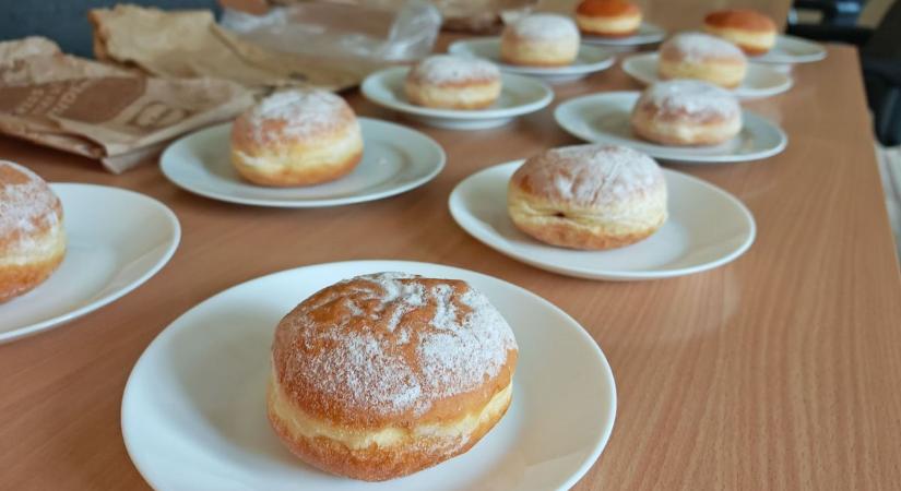 Melyik a legjobb bolti fánk? Itt a farsang, úgyhogy leteszteltük! – videóval