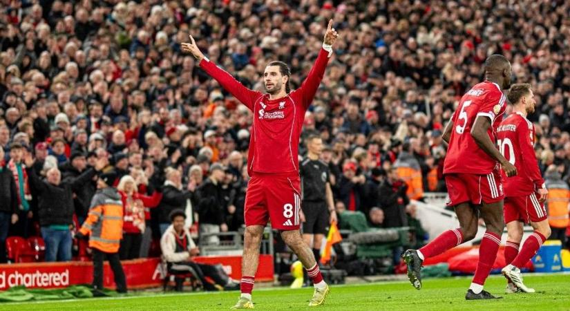 Miután egy újságíró páros lábbal szállt bele Szoboszlaiba, az angol legenda védelmébe vette imádott magyarját